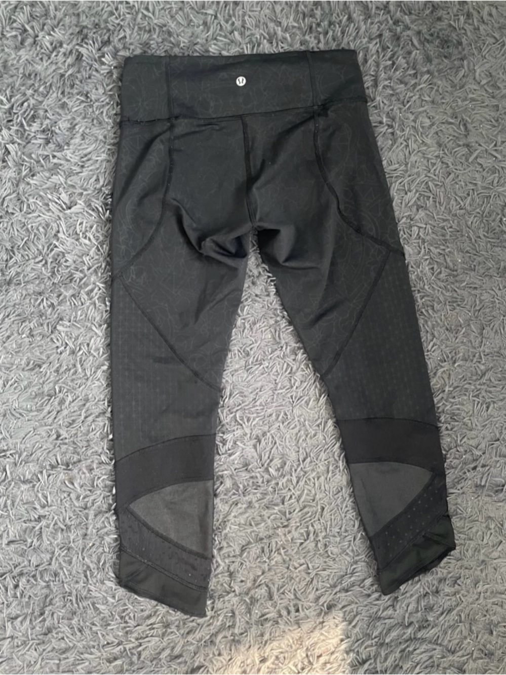 Women Size S Lululemon Leggings Black Movement Crop Pants Yoga Athletic Size 6